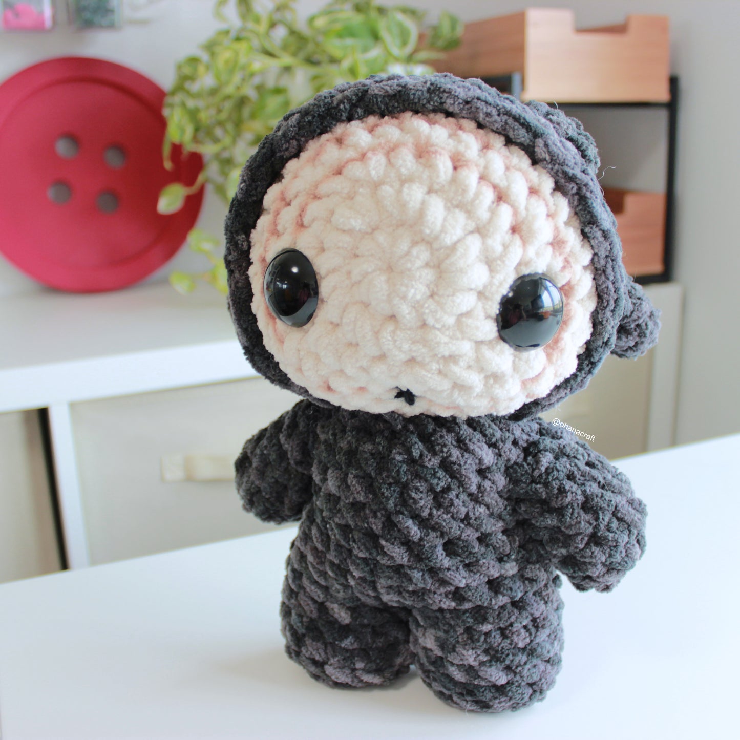 Ggeomeoksali  꺼먹살이 Crochet Pattern
